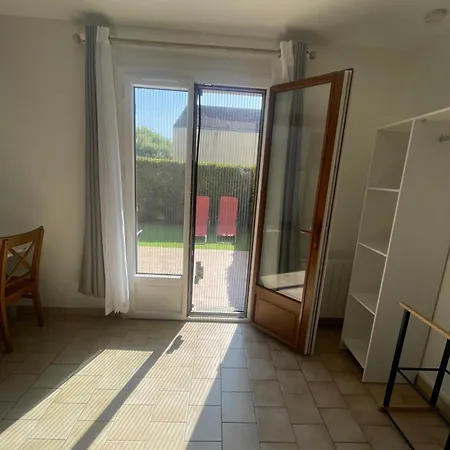 Appartement Petit Cocon Avec Jardin Privée La Norville